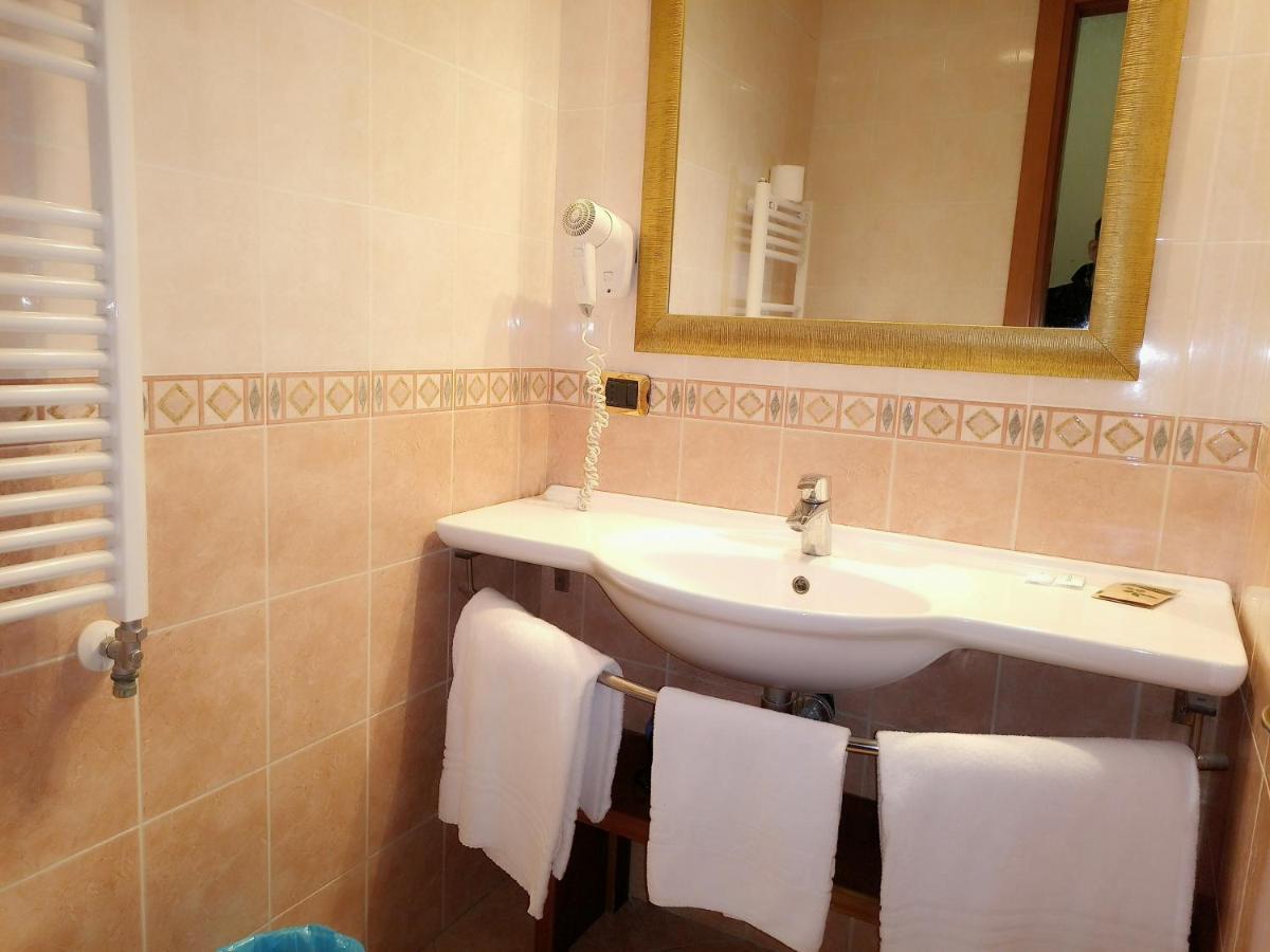 Hotel Positano Рим Екстериор снимка